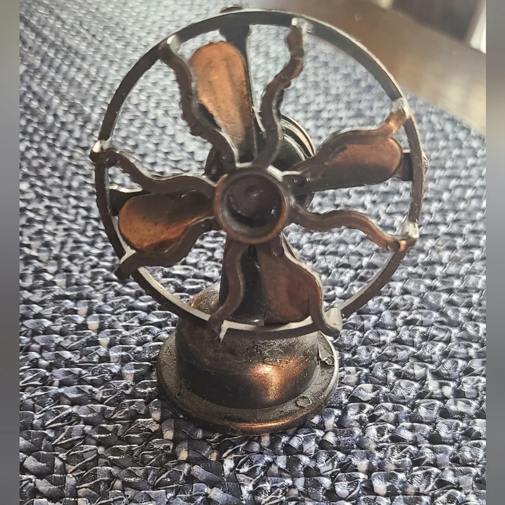 Die cast metal miniature fan pencil sharpener 3